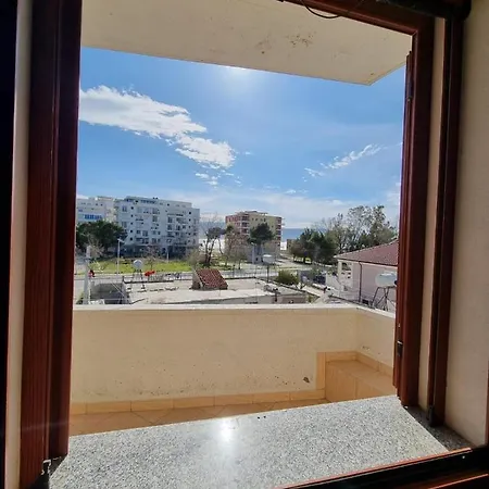 Vila Bashllari * فلورا